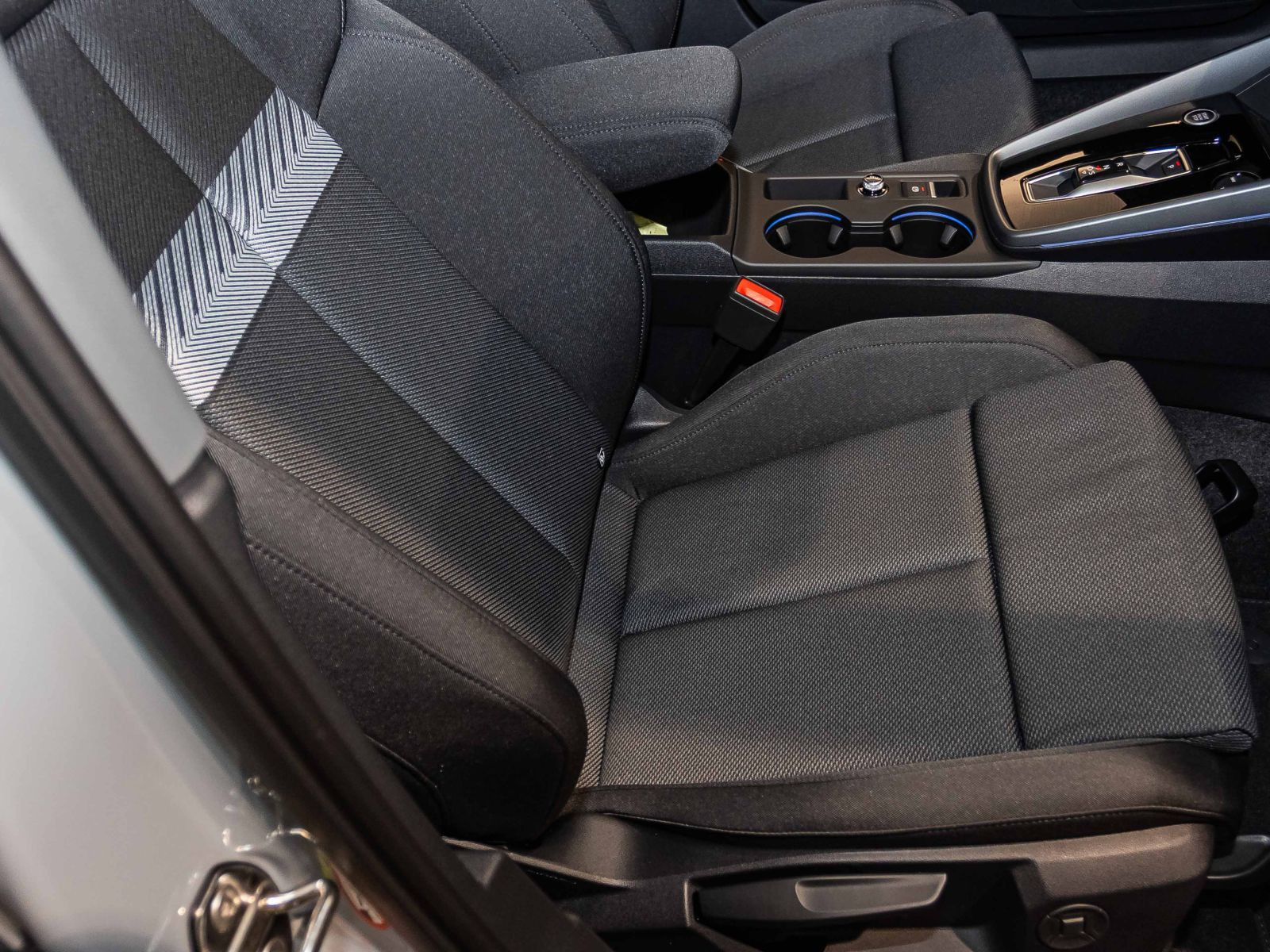 Audi A3 Sportback advanced TFSI e 204PS AHK LED BUSINESS-Plus