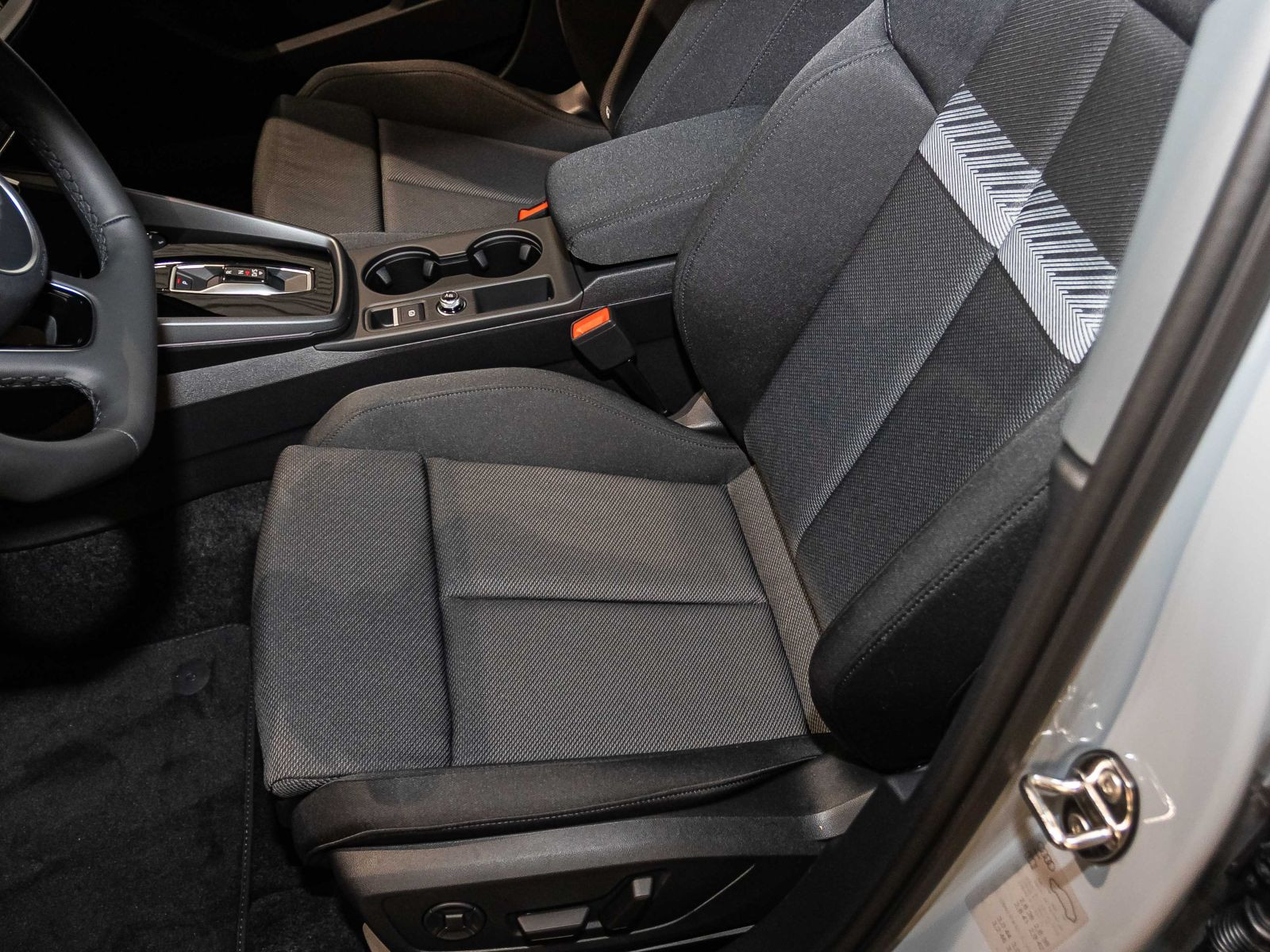 Audi A3 Sportback advanced TFSI e 204PS AHK LED BUSINESS-Plus