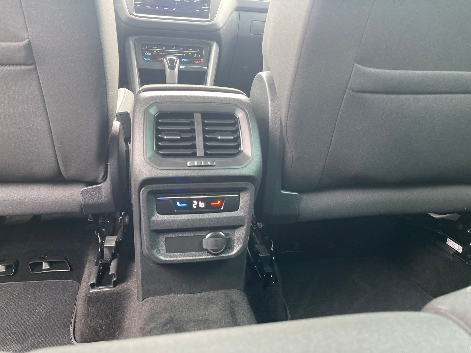 Volkswagen Tiguan 2.0 TDI Active DSG Navi LED ACC EPH AHK