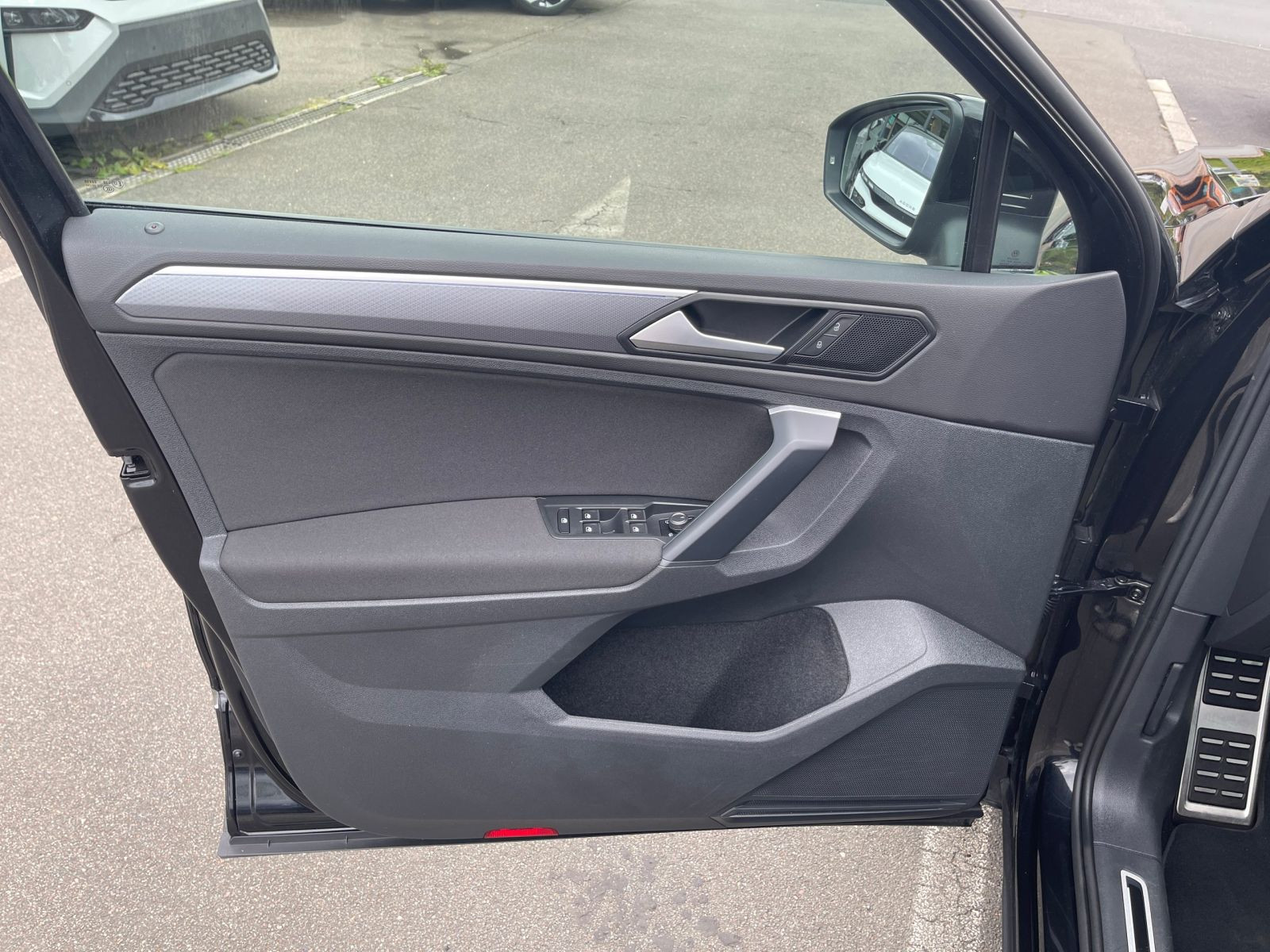 Volkswagen Tiguan 2.0 TDI Active DSG Navi LED ACC EPH AHK