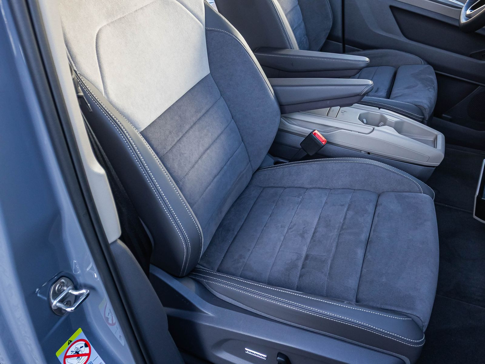 Volkswagen Multivan Langversion 2.0 TDI "Life" DSG Navi LED Standhzg HuD ACC EPH AHK