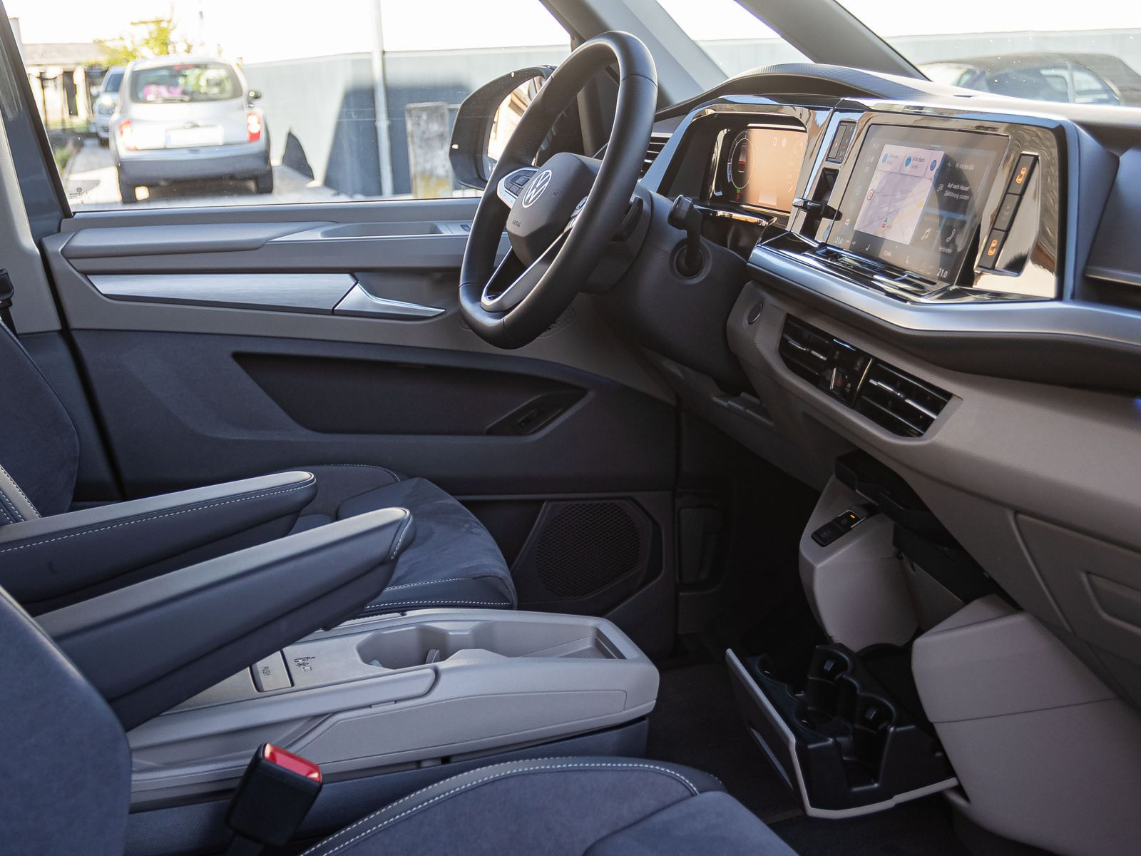 Volkswagen Multivan Langversion 2.0 TDI "Life" DSG Navi LED Standhzg HuD ACC EPH AHK