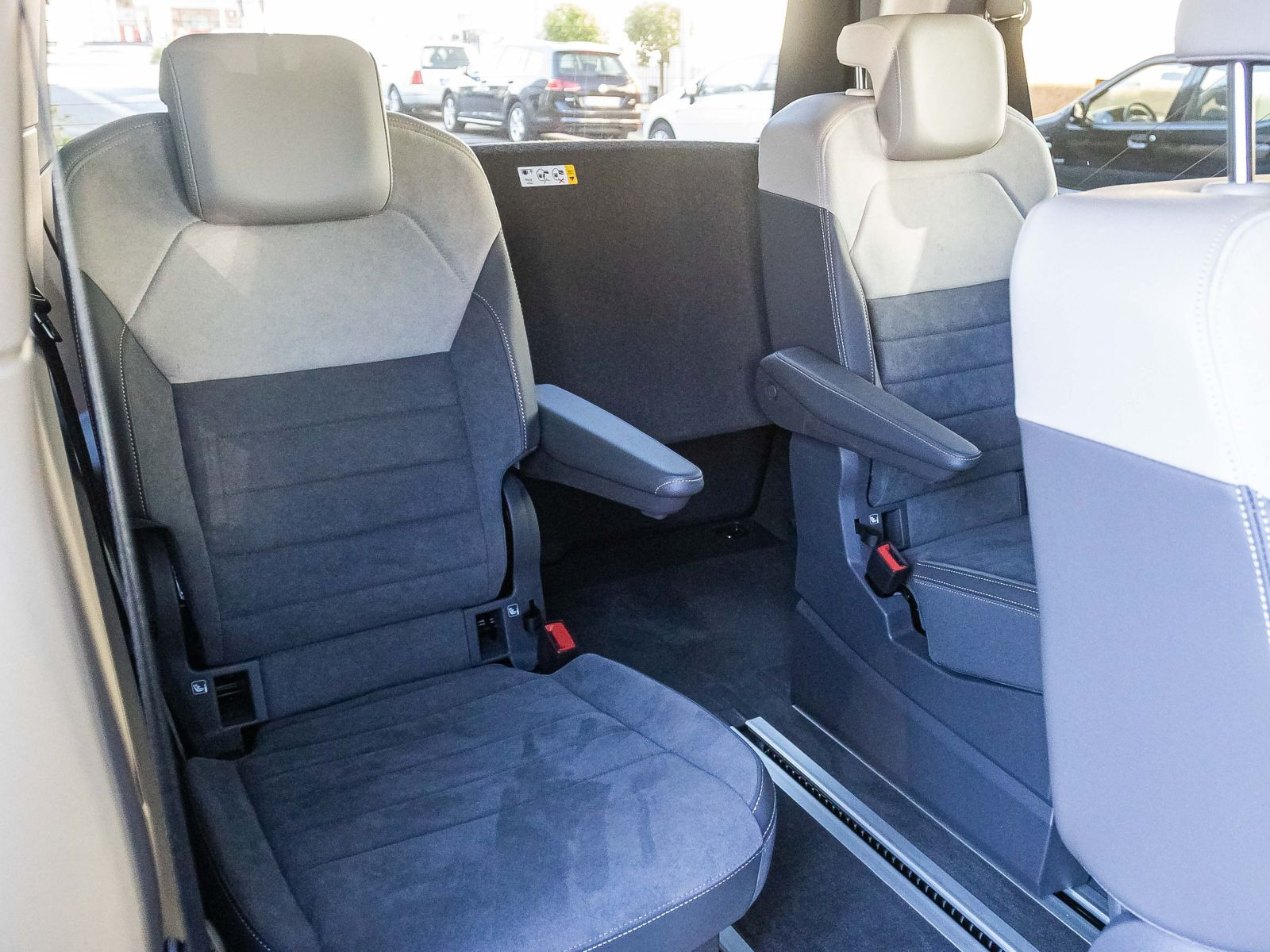 Volkswagen Multivan Langversion 2.0 TDI "Life" DSG Navi LED Standhzg HuD ACC EPH AHK