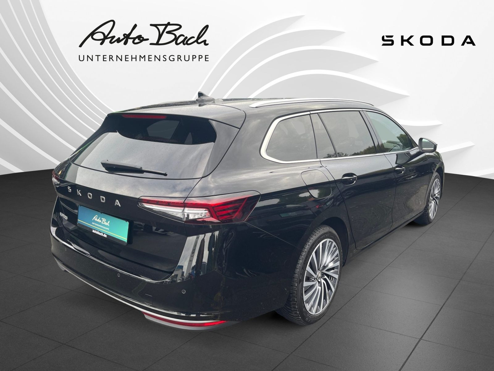 Skoda Superb Combi L&K 1.5 eTSI DSG Navi LED HuD AHK