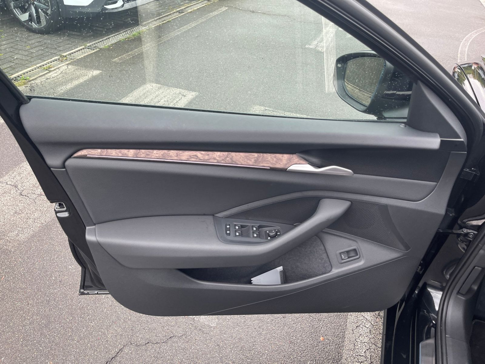 Skoda Superb Combi L&K 1.5 eTSI DSG Navi LED HuD AHK