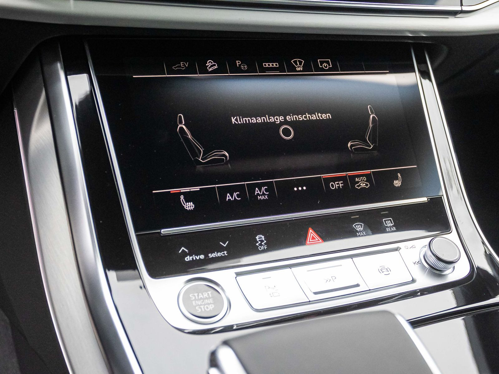 Audi Q8 SUV S-Line-Sport TFSI e quattro 290 kW  Pano AHK 22" B&O  HuD