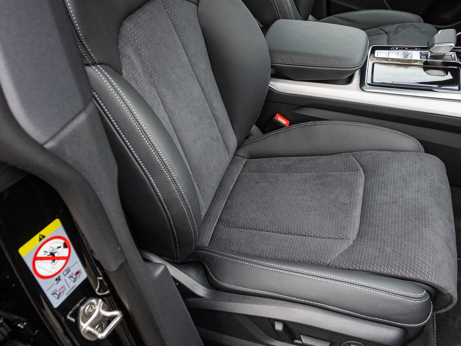 Audi Q8 SUV S-Line-Sport TFSI e quattro 290 kW  Pano AHK 22" B&O  HuD