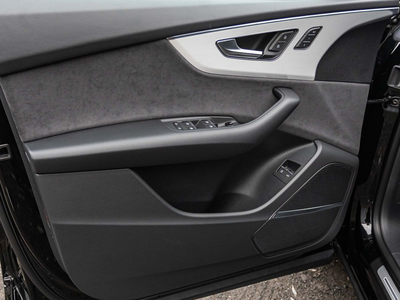 Audi Q8 SUV S-Line-Sport TFSI e quattro 290 kW  Pano AHK 22" B&O  HuD