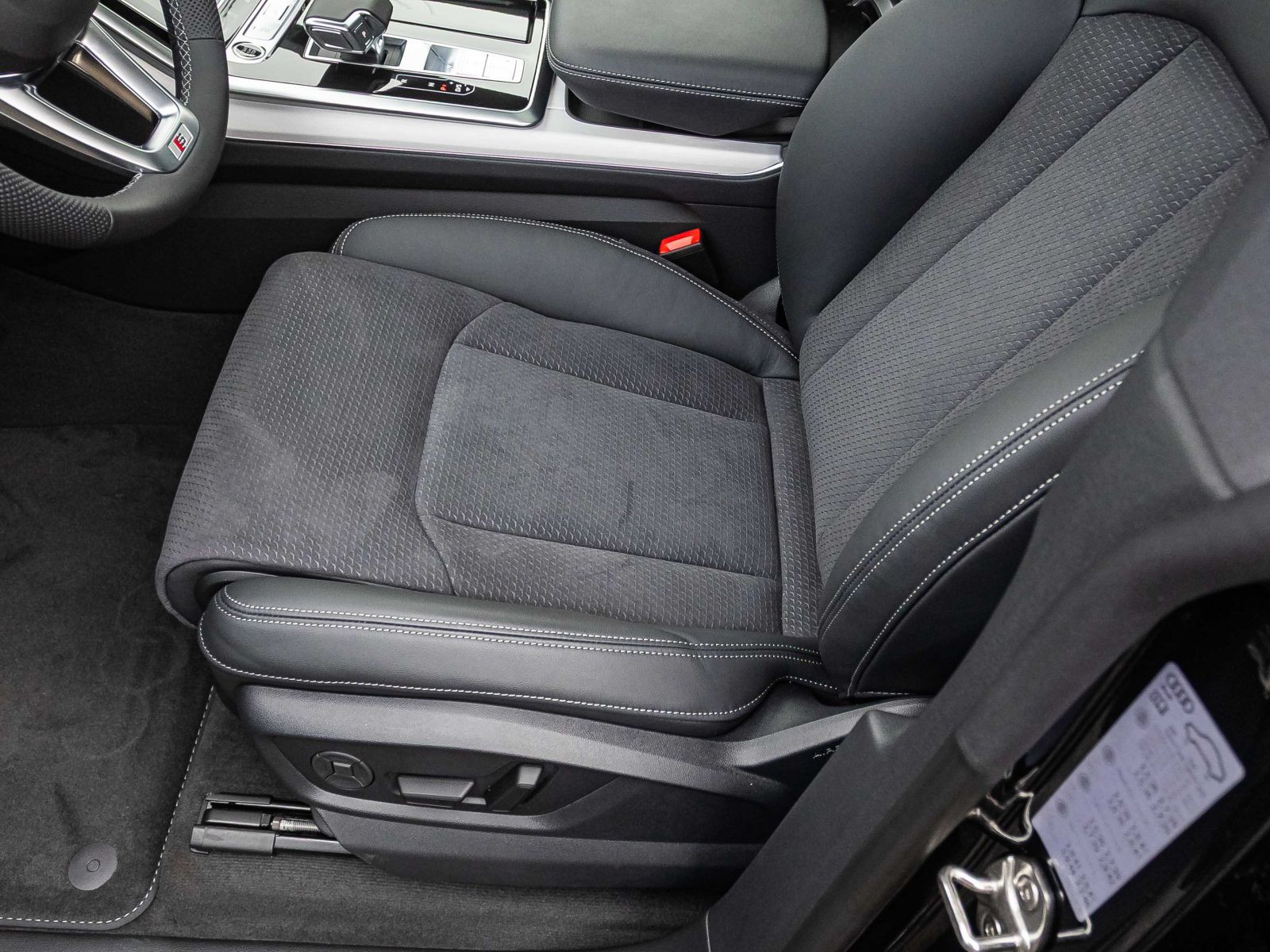 Audi Q8 SUV S-Line-Sport TFSI e quattro 290 kW  Pano AHK 22" B&O  HuD