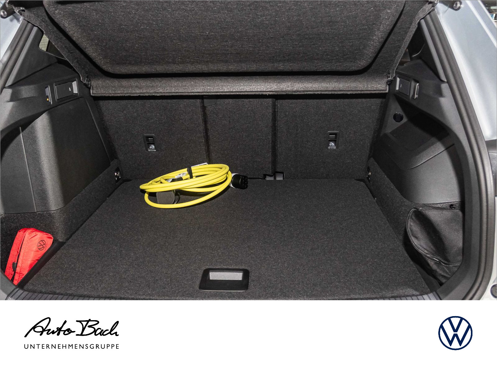 Volkswagen Tiguan R-Line 1,5 l eHybrid OPF 110 kW ( 150 PS) / 85 kW (115 PS) 6-Gang-Doppelku pplungsgetriebe DSG