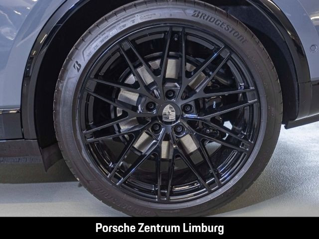 Porsche Macan Turbo BOSE Panoramadach Luftfederung LED