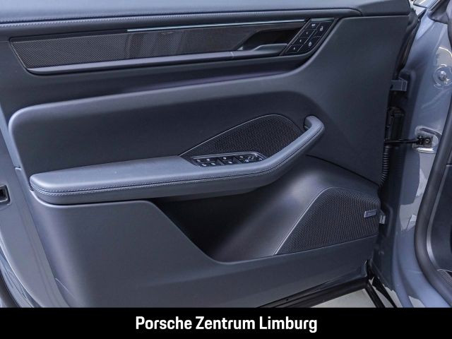 Porsche Macan Turbo BOSE Panoramadach Luftfederung LED