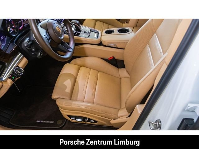 Porsche Panamera 4 E-Hybrid InnoDrive Head-Up Display