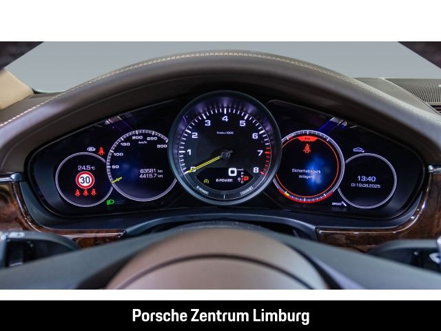 Porsche Panamera 4 E-Hybrid InnoDrive Head-Up Display