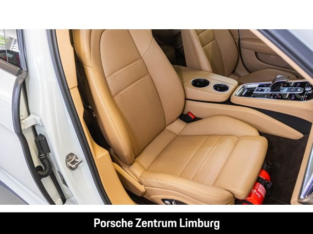 Porsche Panamera 4 E-Hybrid InnoDrive Head-Up Display