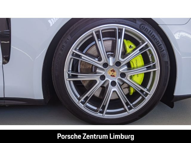 Porsche Panamera 4 E-Hybrid InnoDrive Head-Up Display