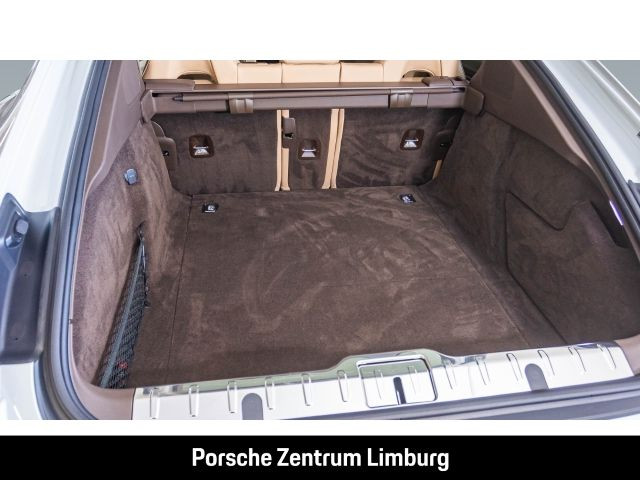 Porsche Panamera 4 E-Hybrid InnoDrive Head-Up Display