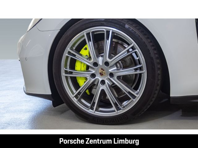 Porsche Panamera 4 E-Hybrid InnoDrive Head-Up Display