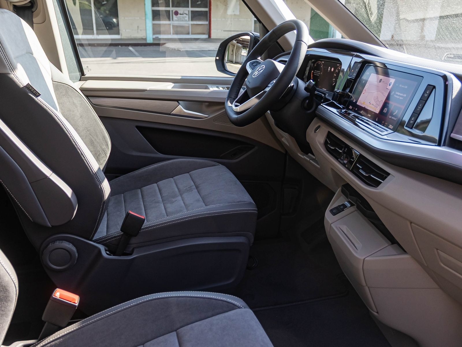 Volkswagen Multivan 2.0 TDI LÜ Edition DSG Navi LED Panorama ACC EPH AHK