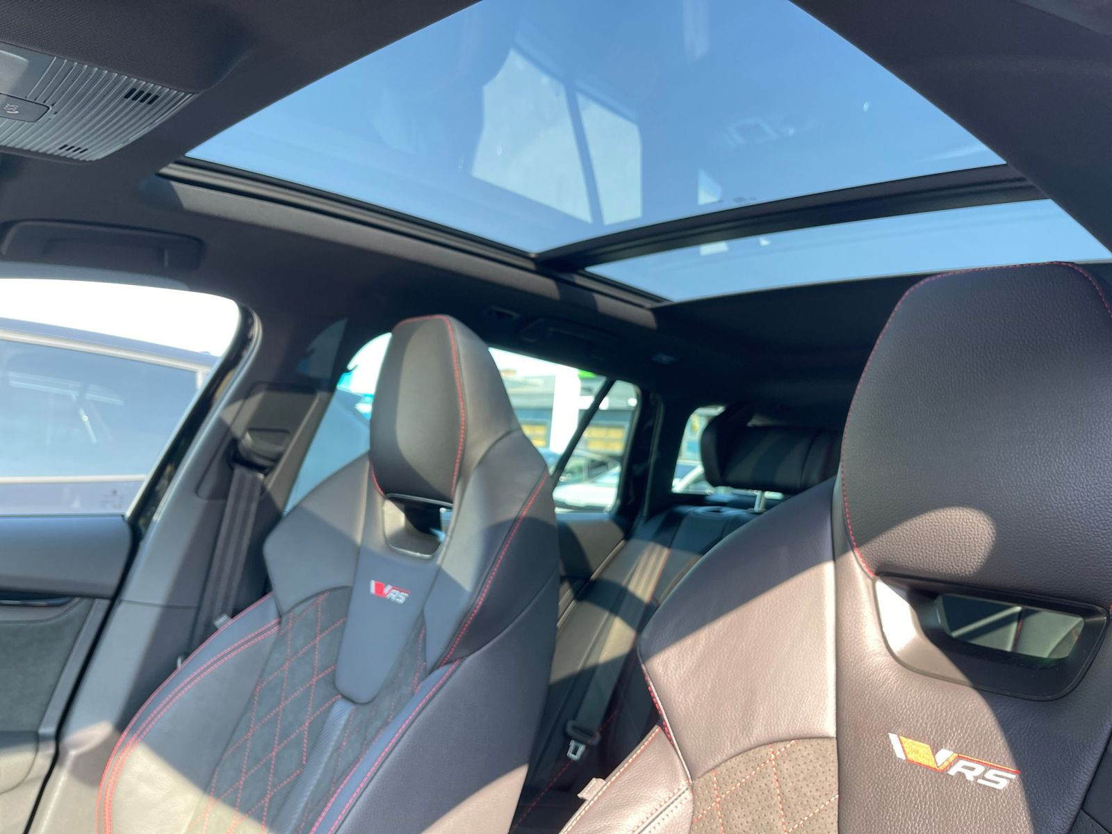 Skoda Octavia Combi RS 2.0TSI DSG Navi LED Panorama