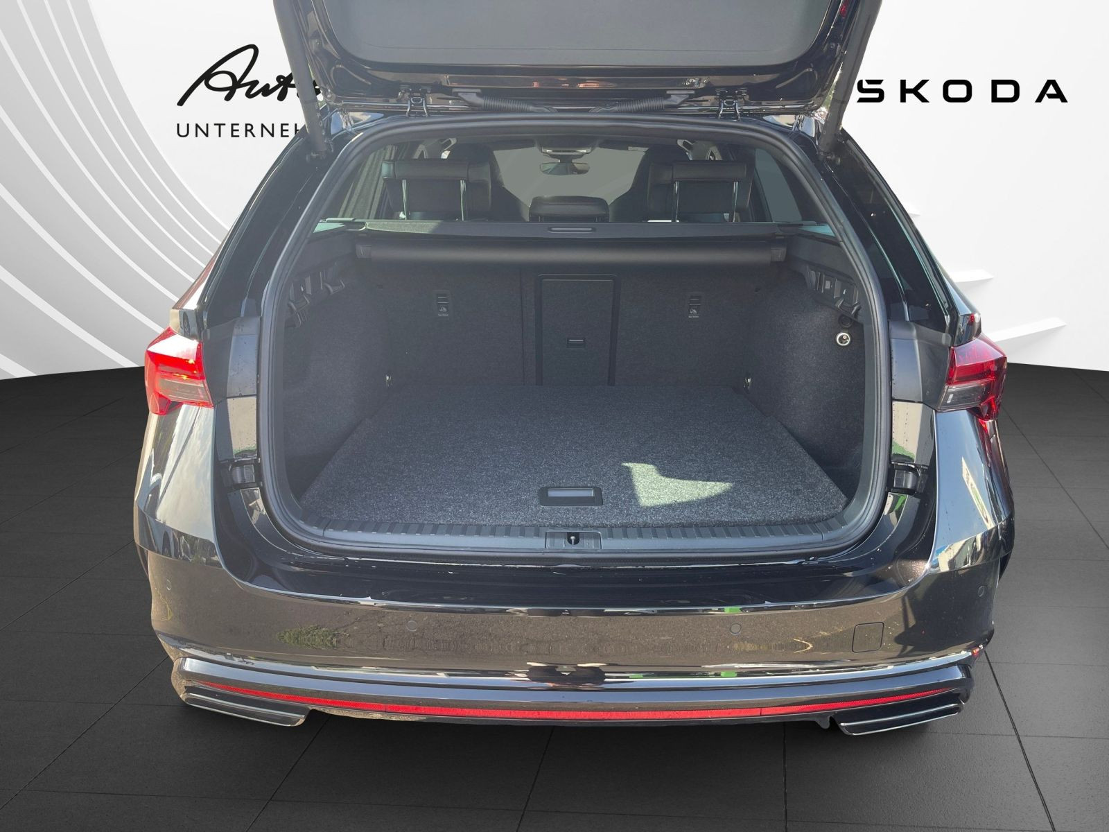 Skoda Octavia Combi RS 2.0TSI DSG Navi LED Panorama
