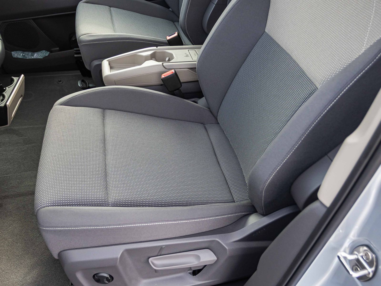 Volkswagen Multivan Life 2.0l 110kW | AHK | HUD | NAVI | KÜ