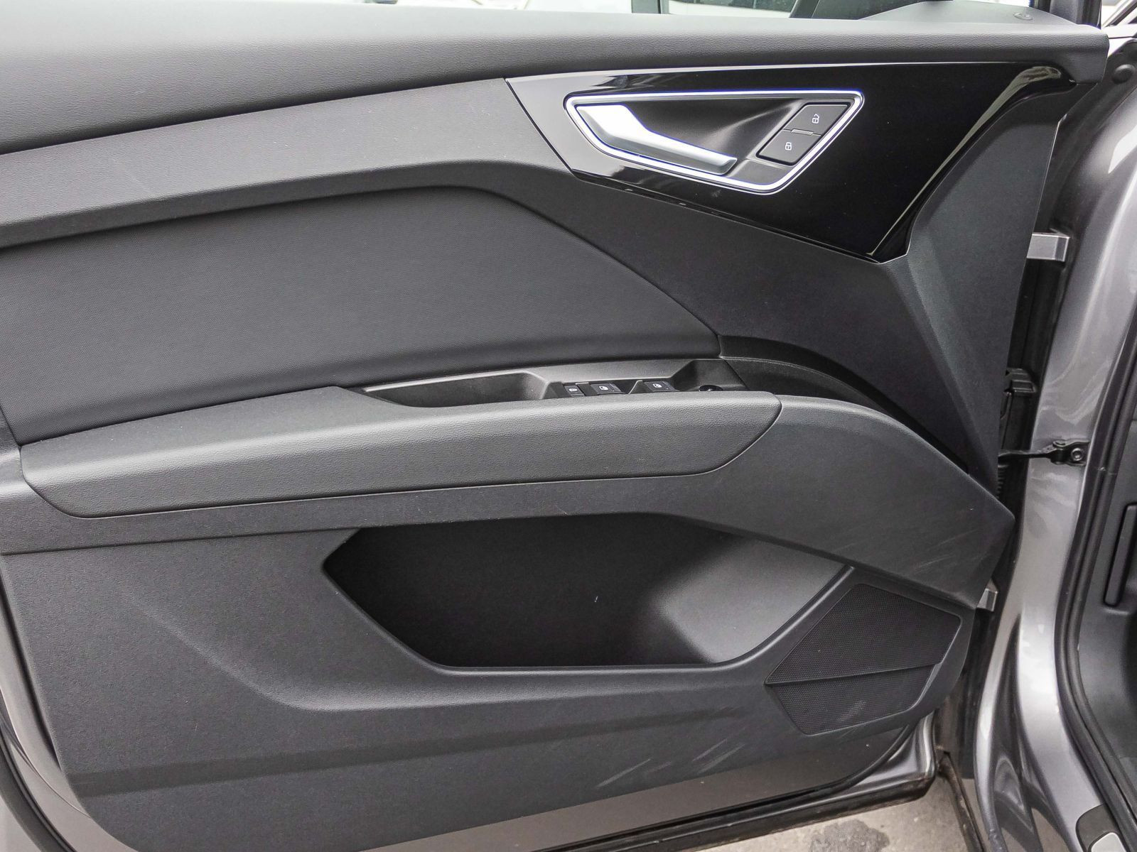 Audi Q4 e-tron S line 40 Navi Matrix HuD virtual GRA EPH DAB