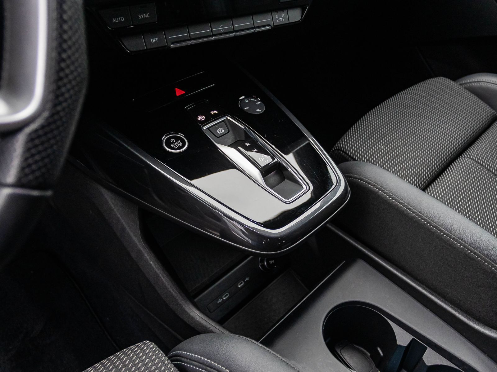 Audi Q4 e-tron S line 40 Navi Matrix HuD virtual GRA EPH DAB