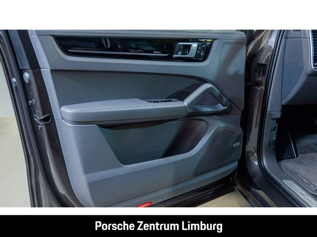 Porsche Cayenne E-Hybrid BOSE Luftfederung 20-Zoll