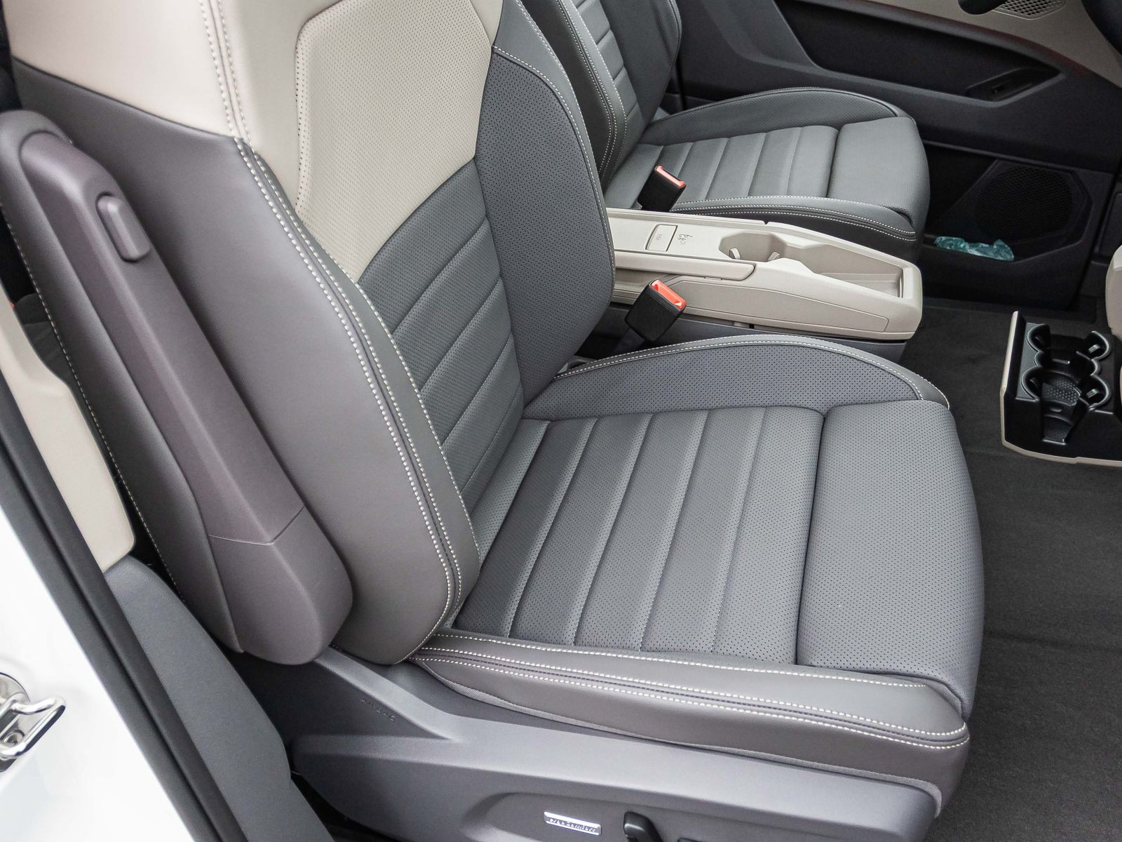 Volkswagen Multivan Edition 2.0l 150kW TSI | Pano | AHK |LÜ