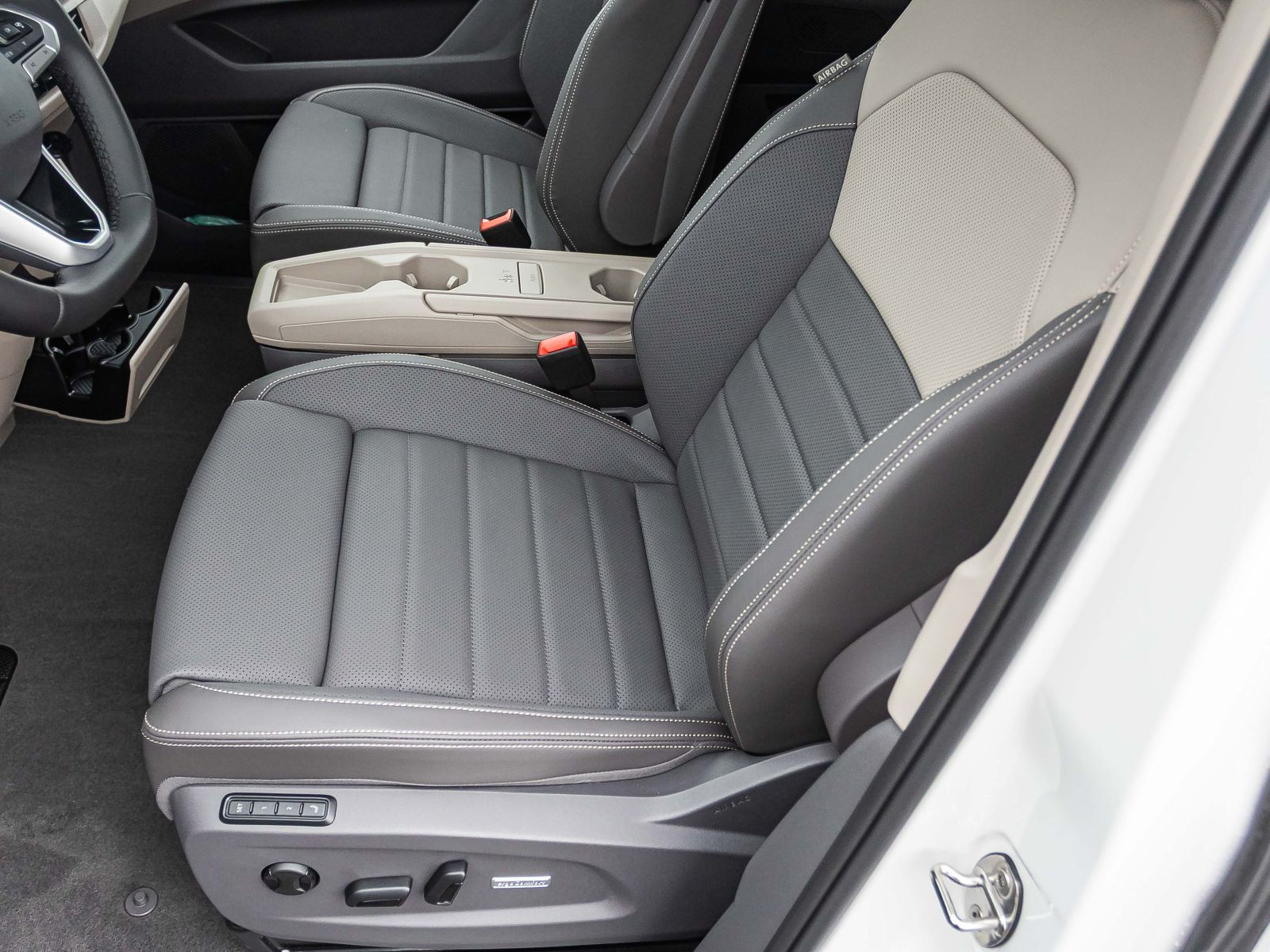 Volkswagen Multivan Edition 2.0l 150kW TSI | Pano | AHK |LÜ