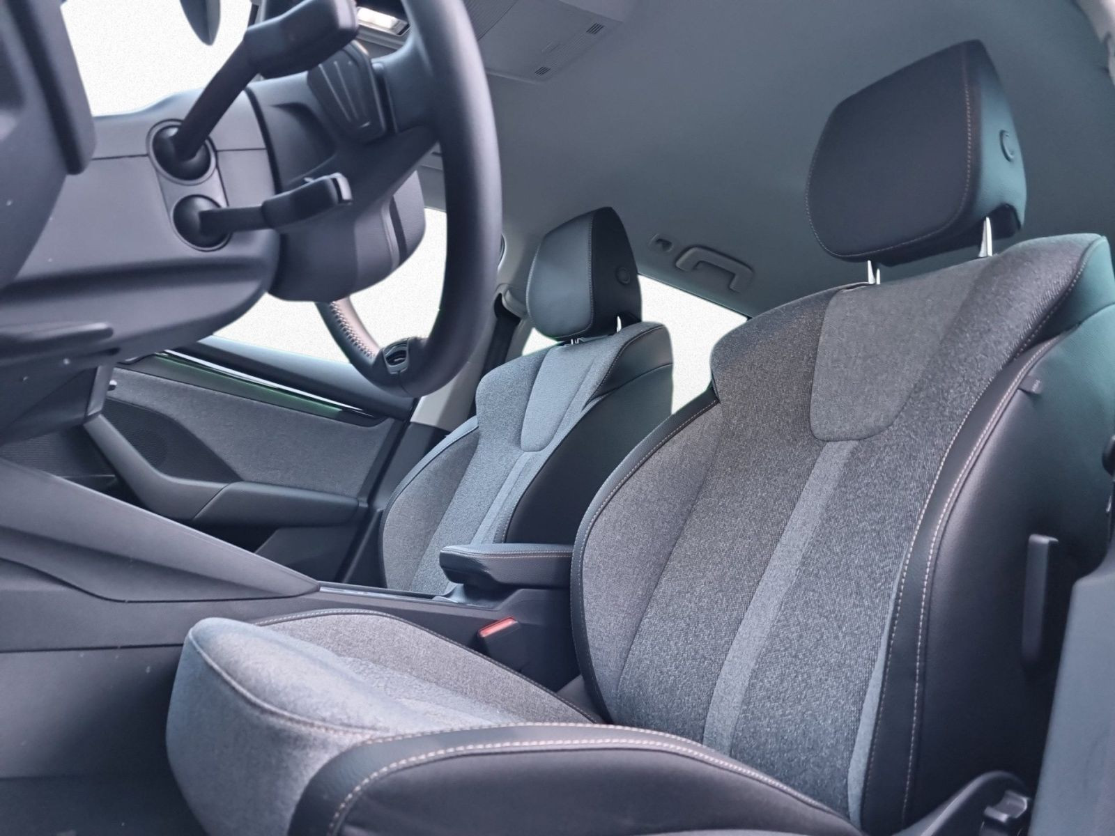 Skoda Octavia Combi Tour 2.0 TDI DSG Navi AHK LED KESSY