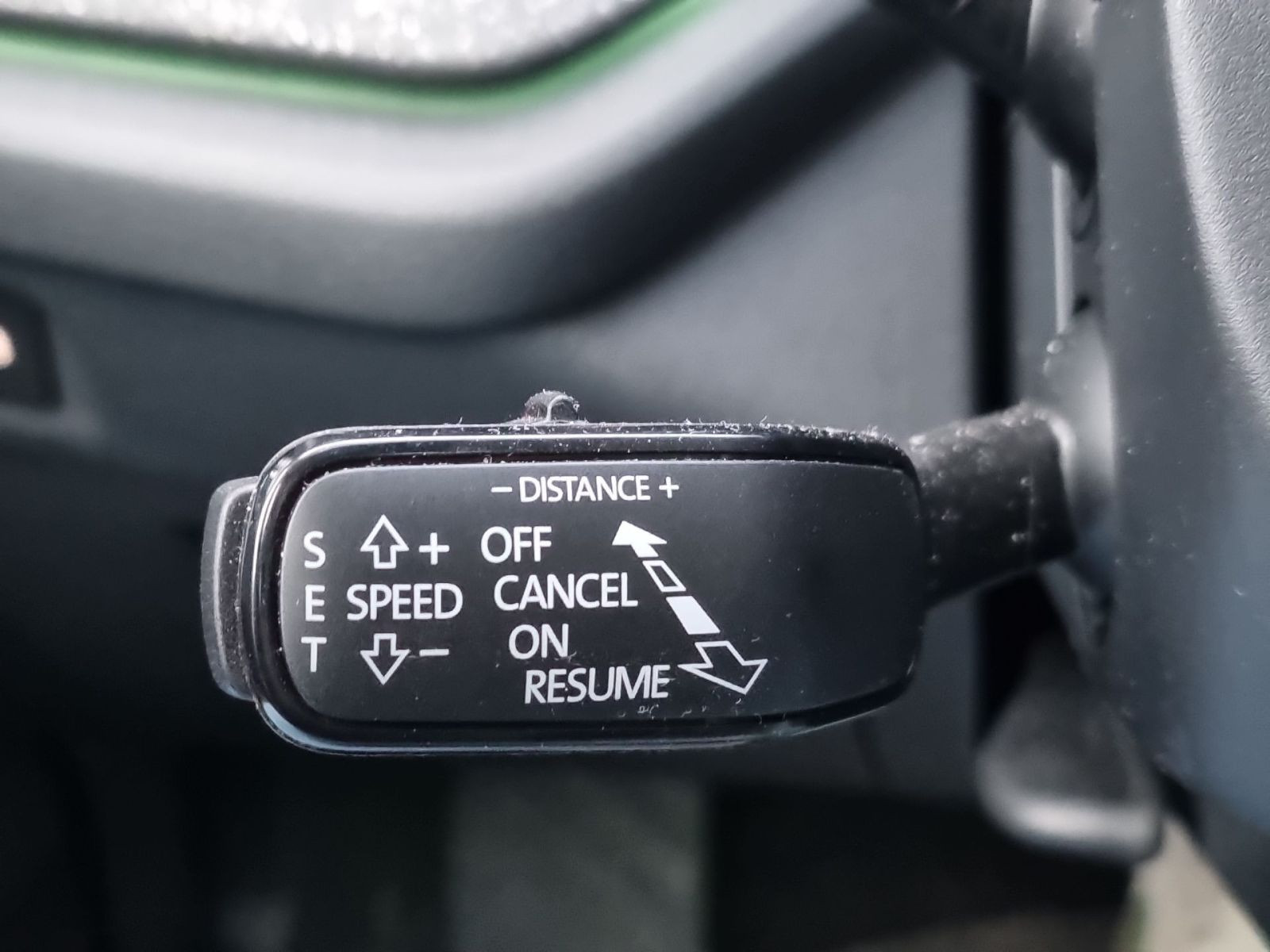 Skoda Octavia Combi Tour 2.0 TDI DSG Navi AHK LED KESSY