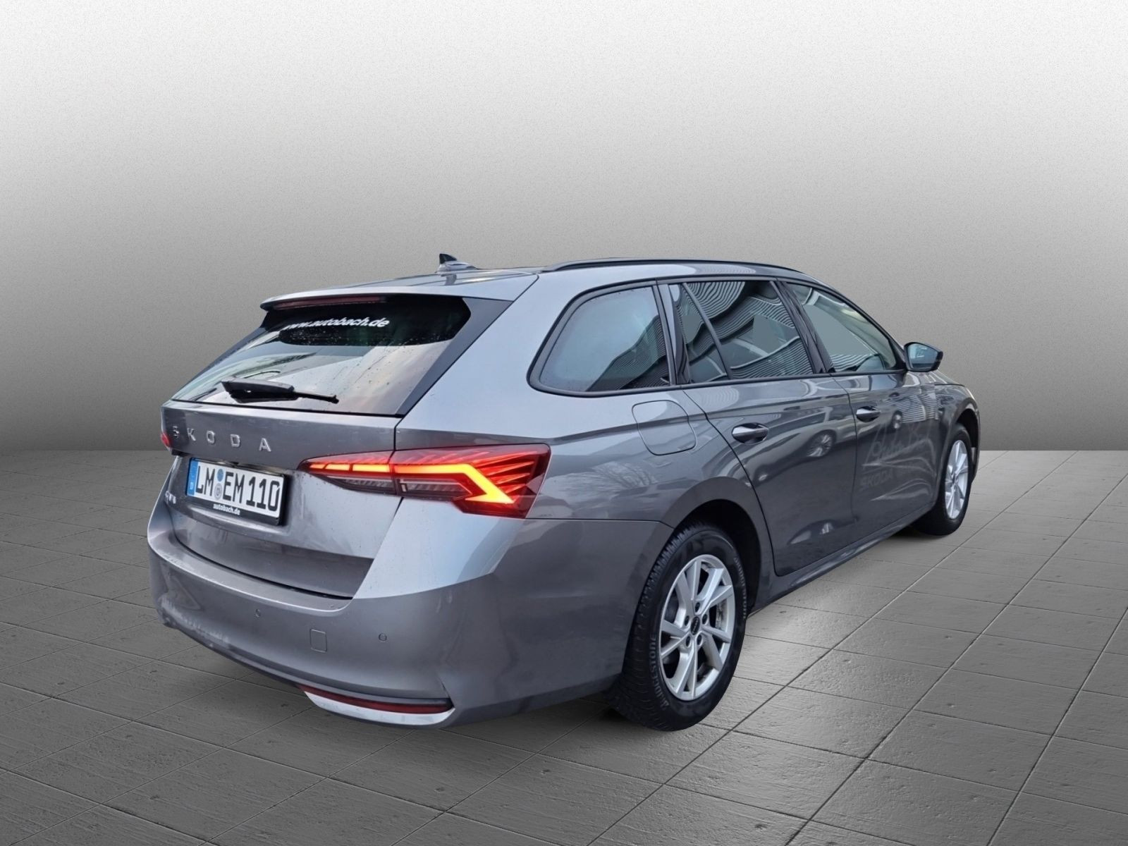 Skoda Octavia Combi Tour 2.0 TDI DSG Navi AHK LED KESSY