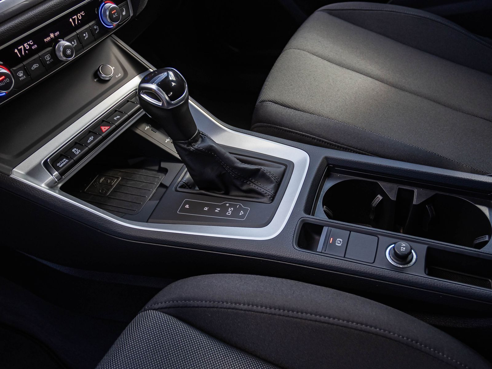 Audi Q3 S line 45 TFSI e Stronic AHK Virtual Navi