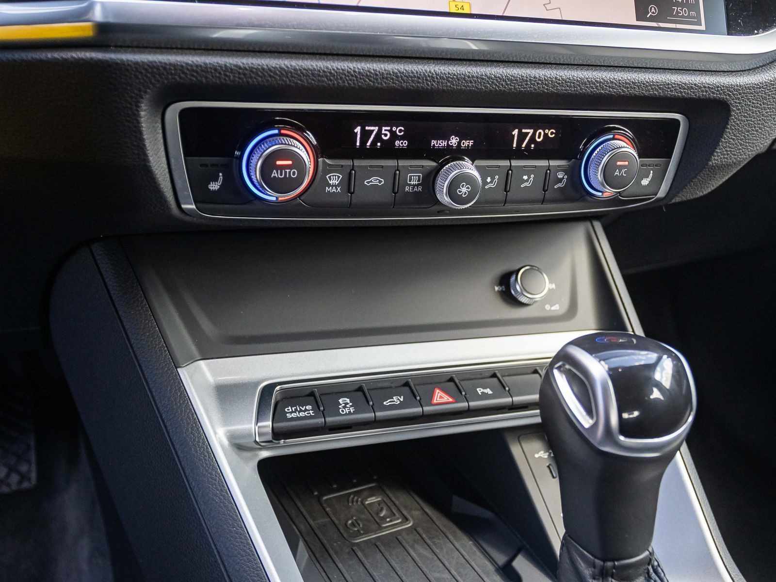 Audi Q3 S line 45 TFSI e Stronic AHK Virtual Navi