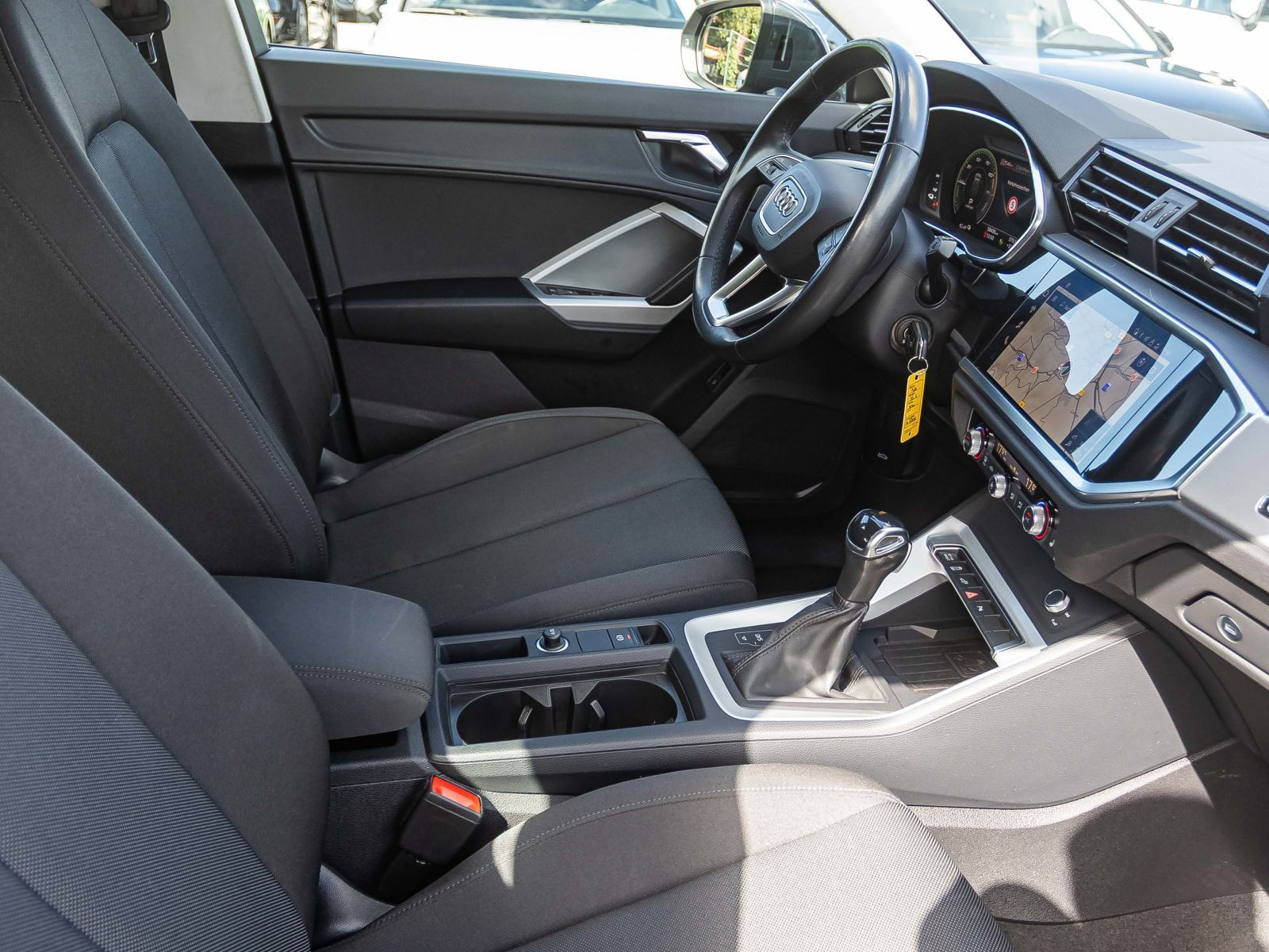 Audi Q3 S line 45 TFSI e Stronic AHK Virtual Navi