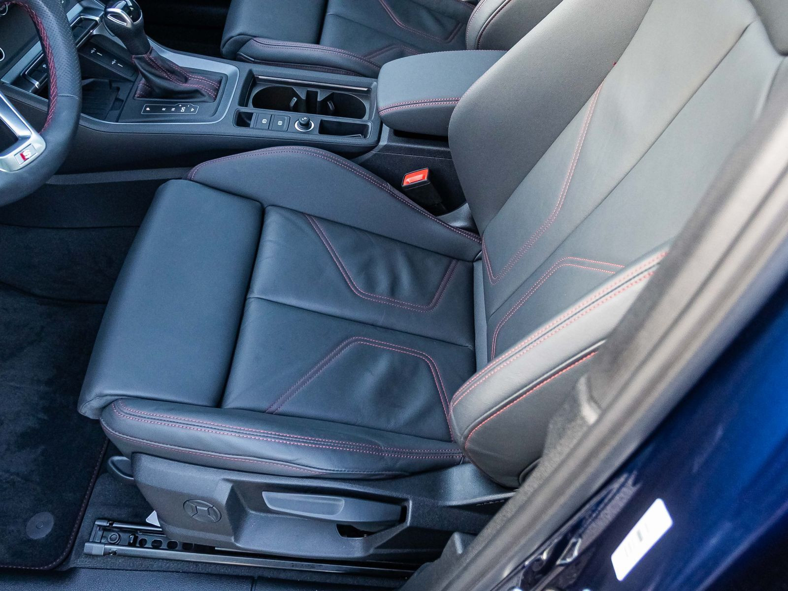 Audi Q3 S line 40TFSI qu Stronic Navi LED Panorama ACC EPH AHK