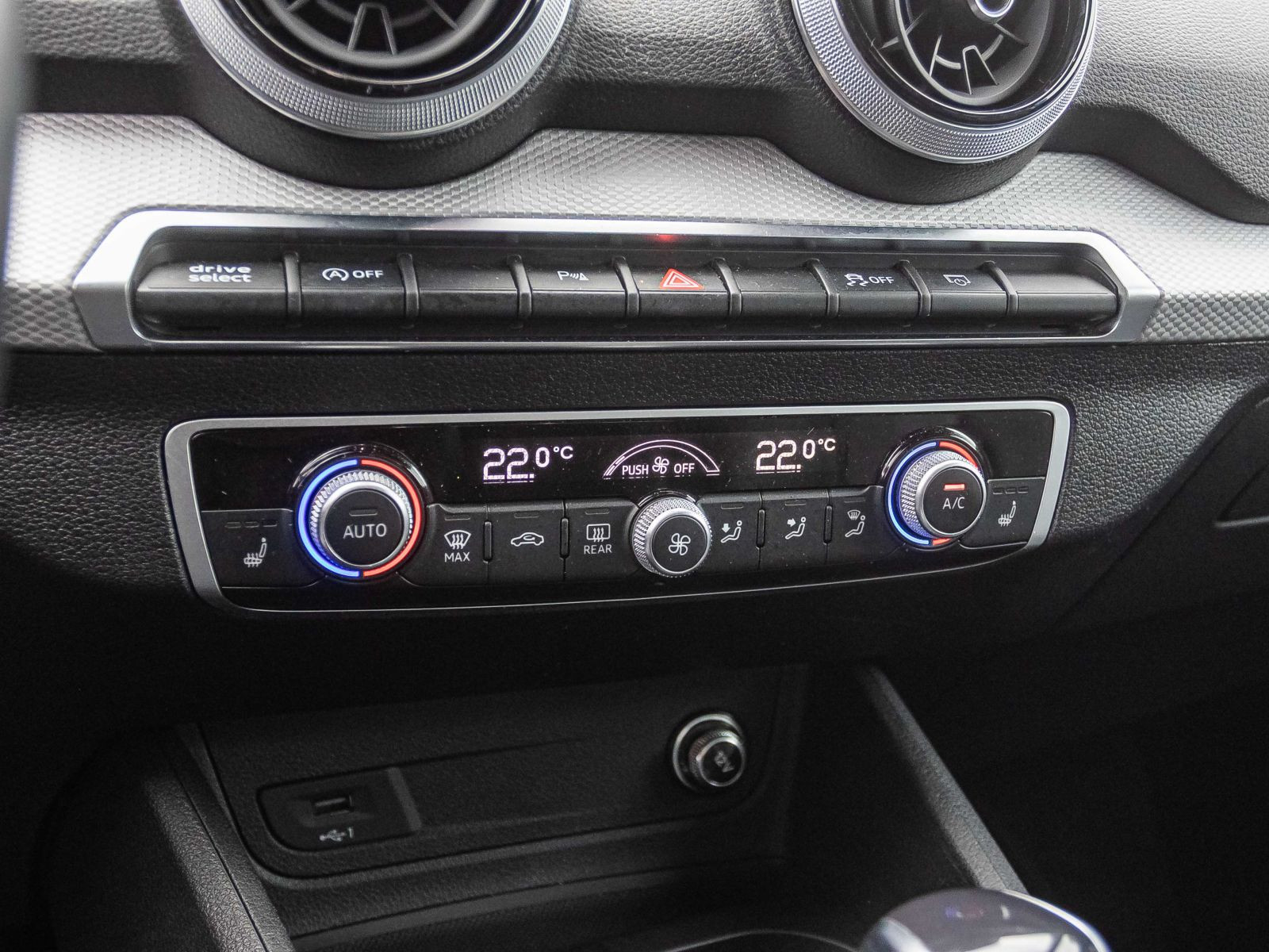 Audi Q2 S line 35TFSI Stronic Navi LED ACC EPH DAB