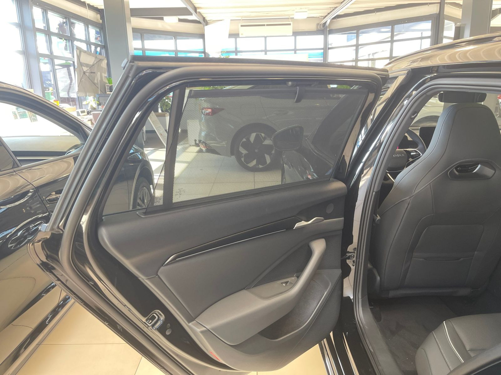 Skoda Superb Combi Sportline 2,0 TDI 142 kW 7-Gang-DSG 4x4