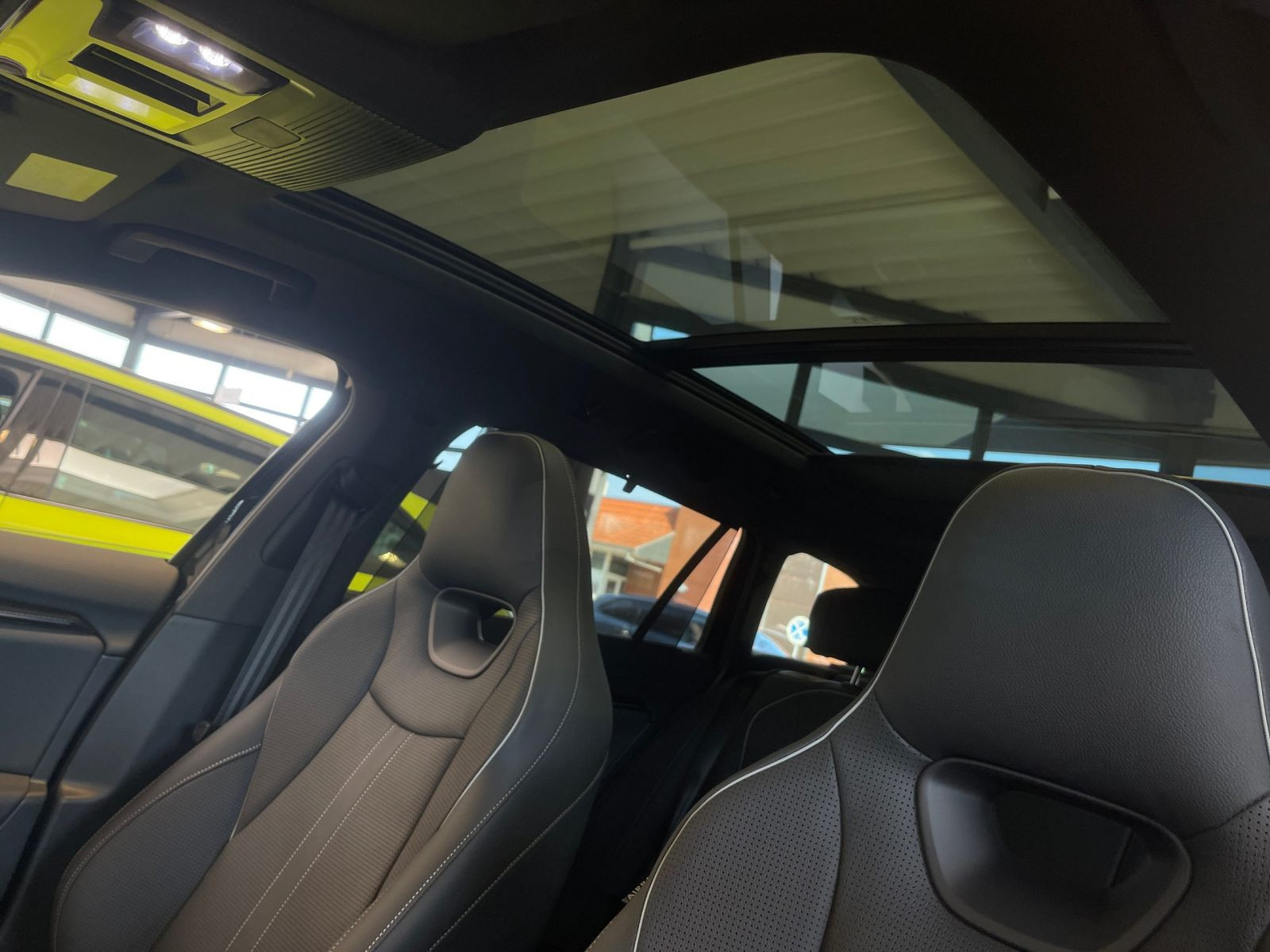 Skoda Superb Combi Sportline 2,0 TDI 142 kW 7-Gang-DSG 4x4