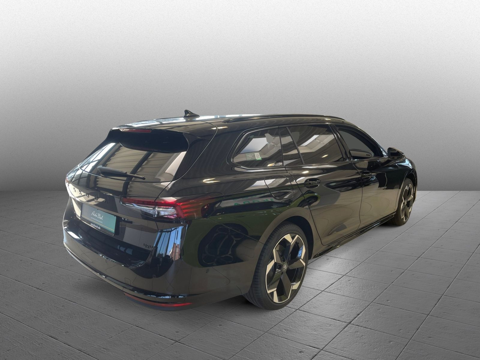 Skoda Superb Combi Sportline 2,0 TDI 142 kW 7-Gang-DSG 4x4