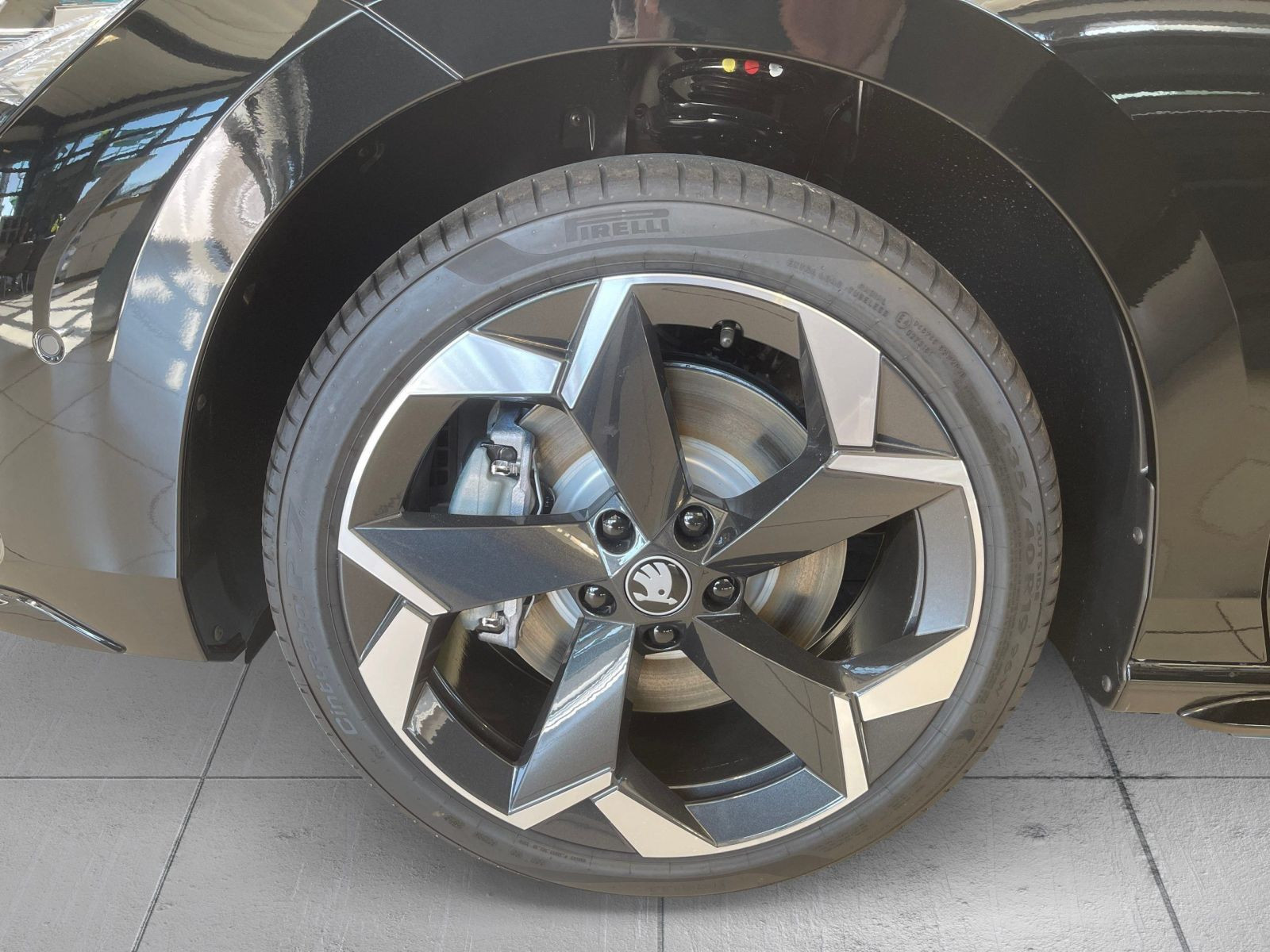 Skoda Superb Combi Sportline 2,0 TDI 142 kW 7-Gang-DSG 4x4