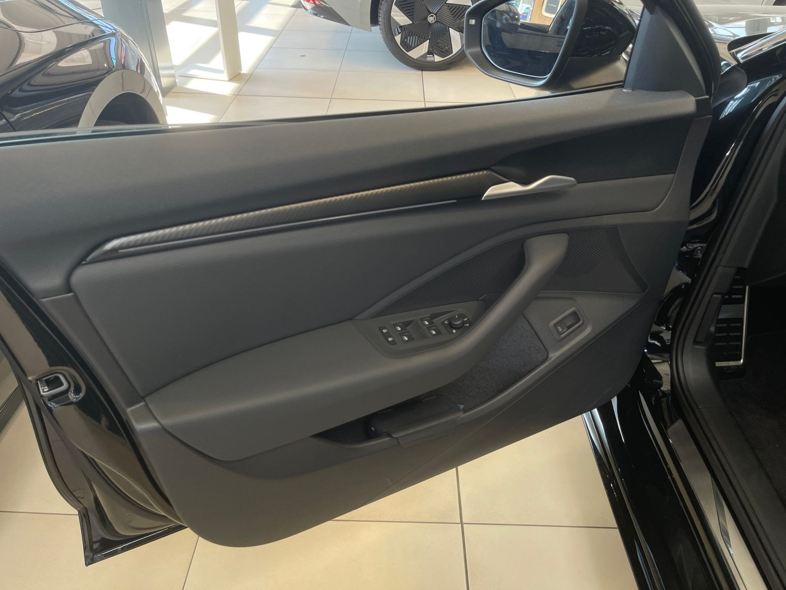 Skoda Superb Combi Sportline 2,0 TDI 142 kW 7-Gang-DSG 4x4