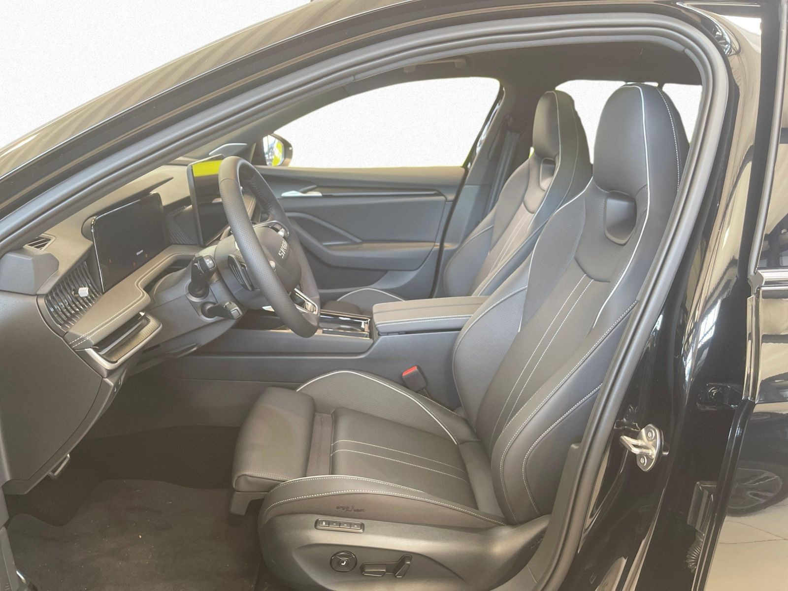 Skoda Superb Combi Sportline 2,0 TDI 142 kW 7-Gang-DSG 4x4