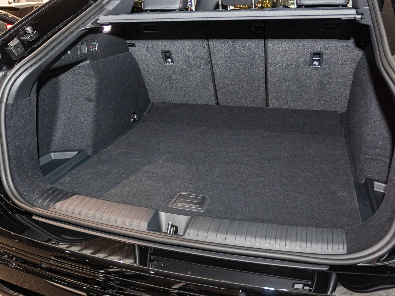 Audi Q6 Sportback S-line  quattro TECH-Pro Pano AHK 99.560,-€ UPE