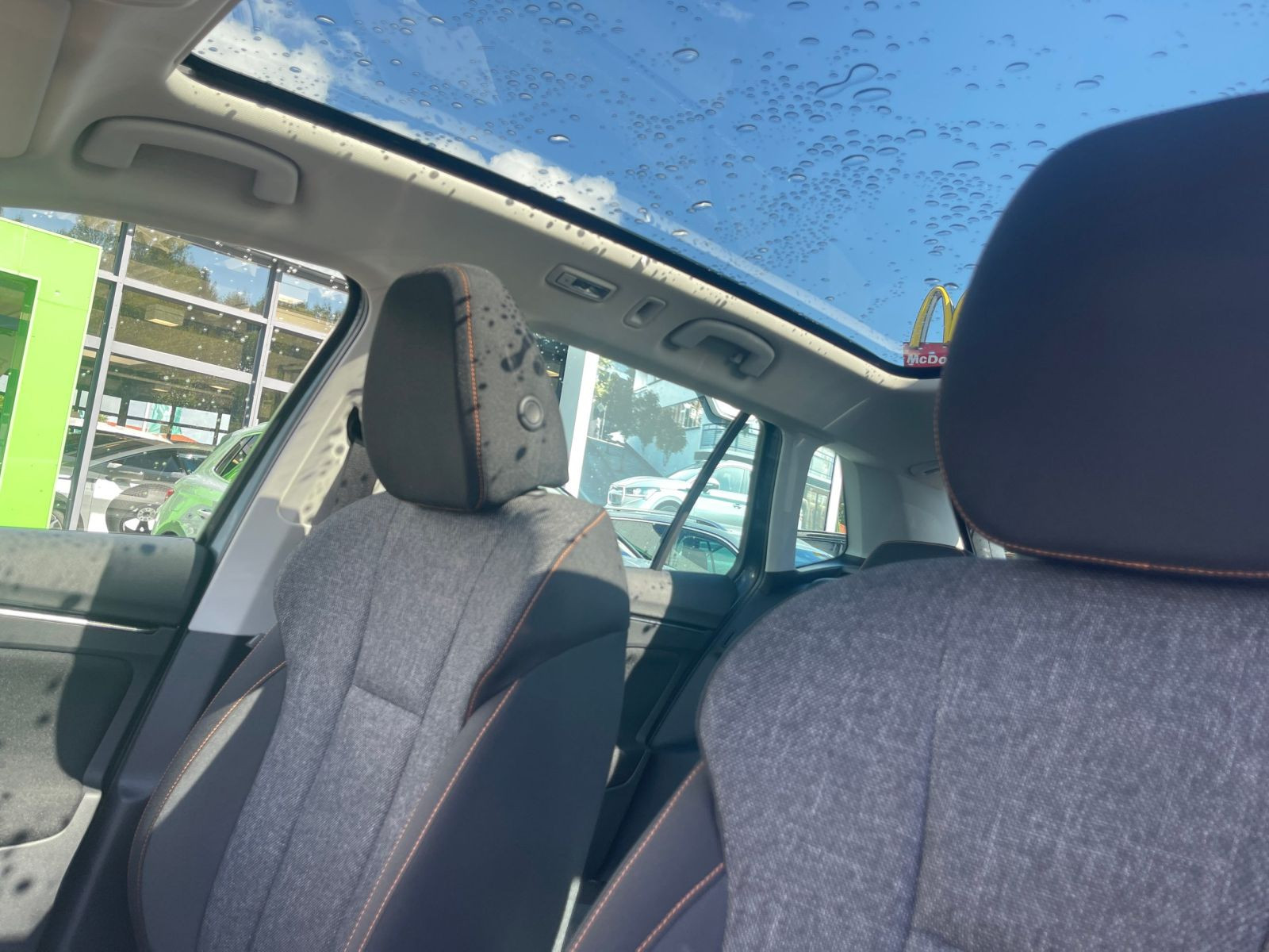 Skoda Kamiq 1.5 TSI Clever DSG Navi LED Panorama ACC