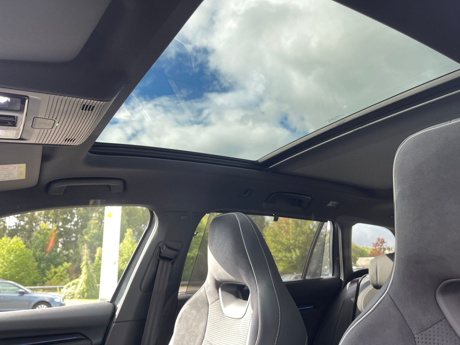 Skoda Superb Combi 2.0TDI Sportline DSG 4x4 Navi LED