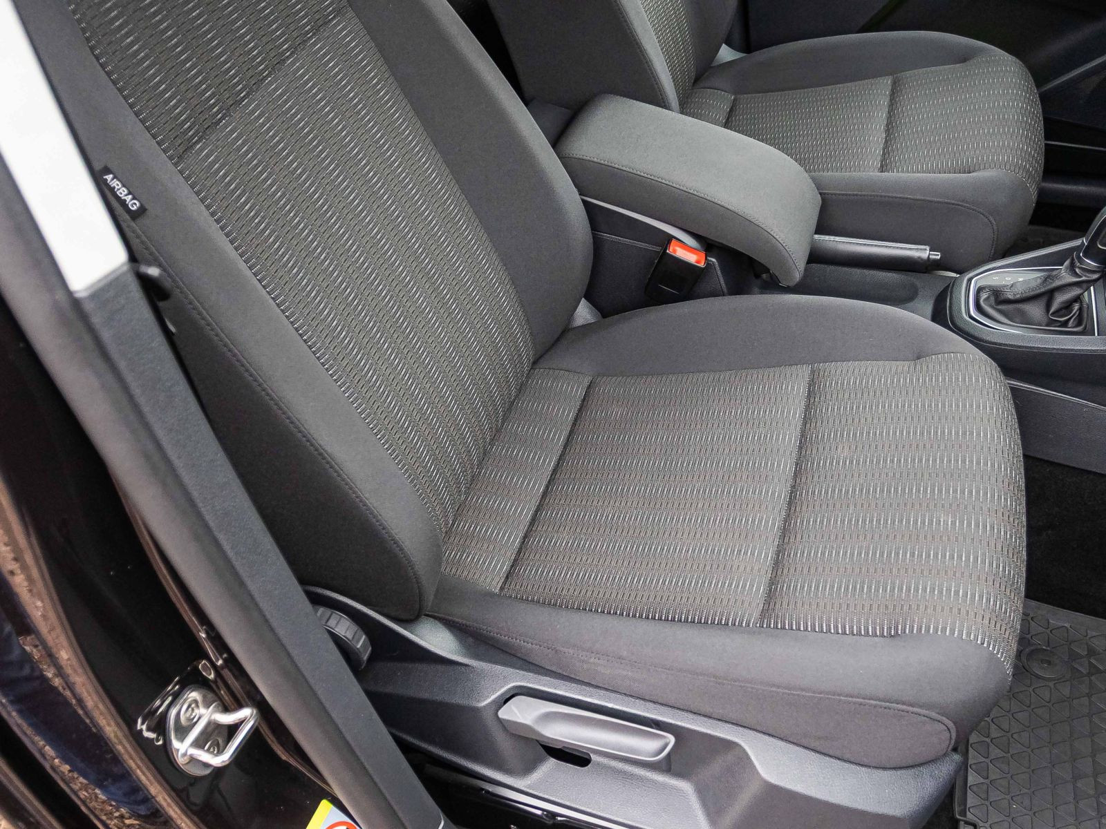 Volkswagen Caddy 1.4 TSI Comfortline DSG Navi Xenon Klimaautomatik GRA EPH AHK