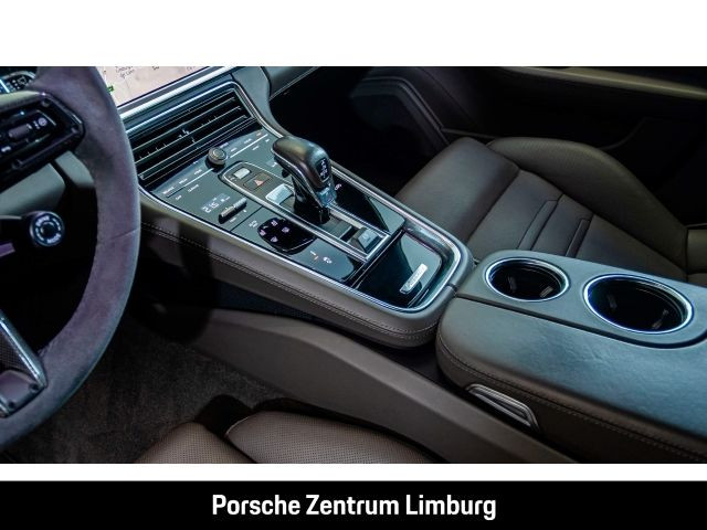 Porsche Panamera GTS Sport Turismo HA-Lenkung Nachtsicht